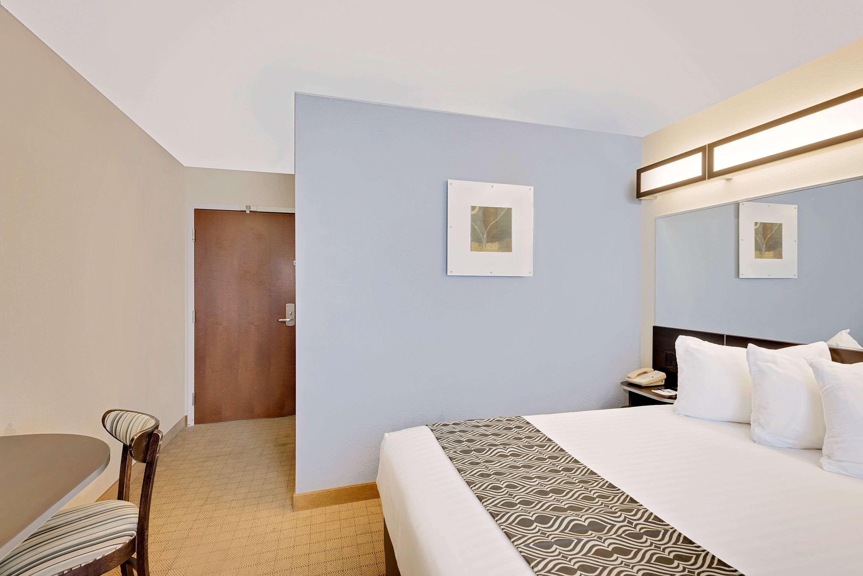 Hotel Microtel And By Wyndham - 4*